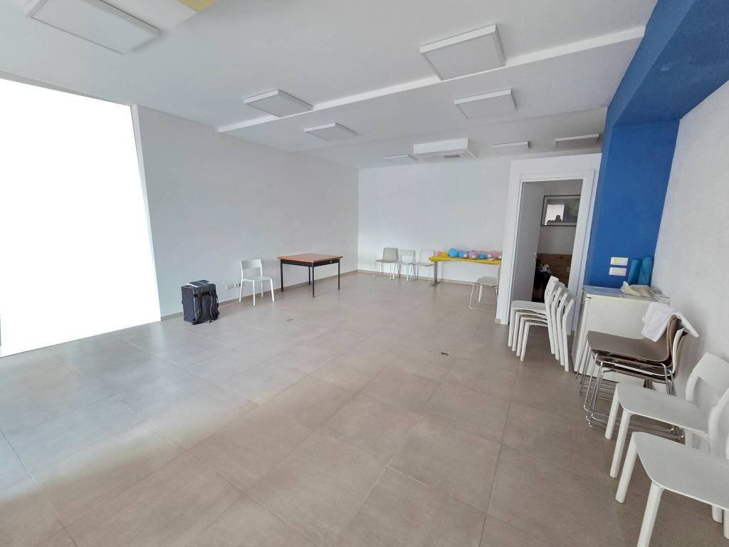Interno non residenziale - Negozio via della Chiesa, Signa - foto 2