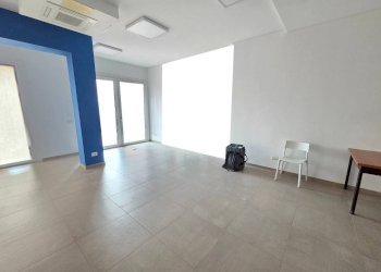 Interno non residenziale - Negozio via della Chiesa, Signa - foto 13