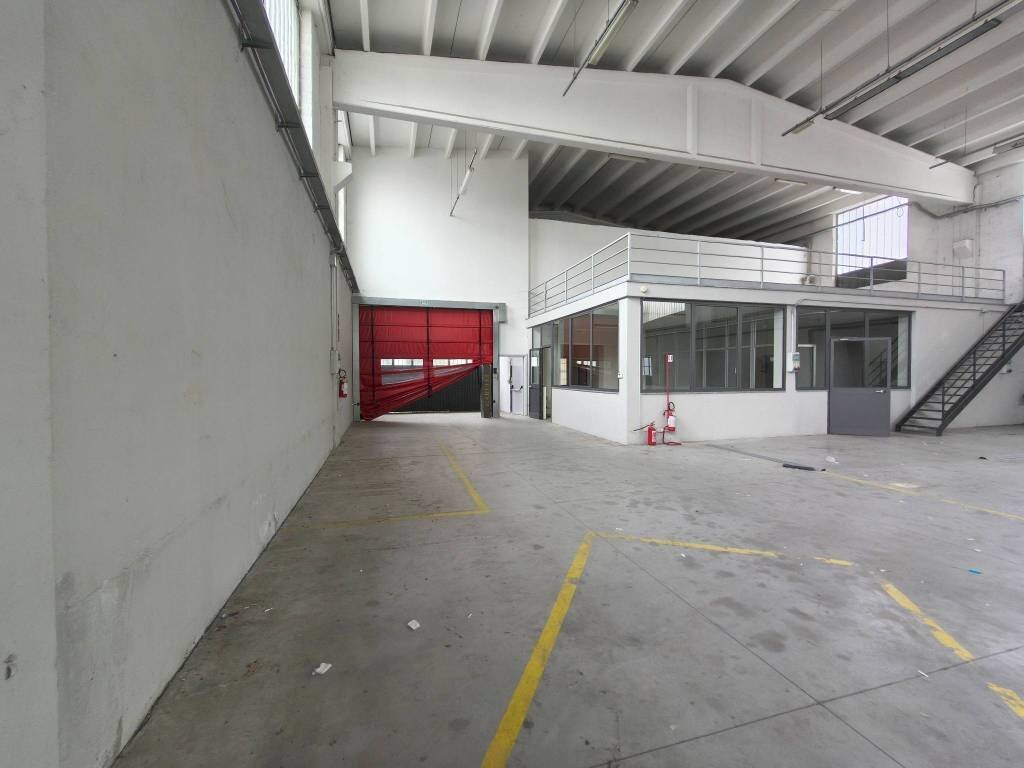 Interno non residenziale - Capannone via Alba, Mondovì - foto 1