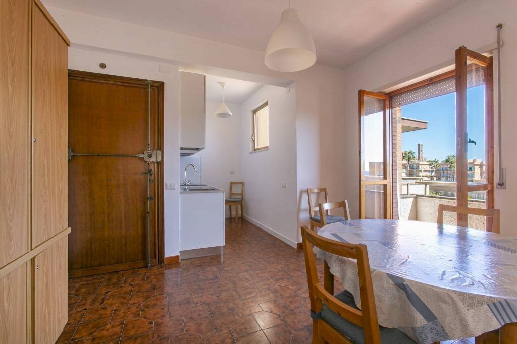 Salone - Trilocale via Lombardia, 2, Anzio - foto 2