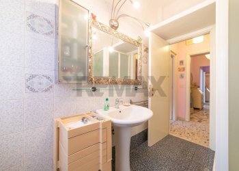 Bagno - Appartamento Viale Spagna
 
100, Pomezia - foto 21