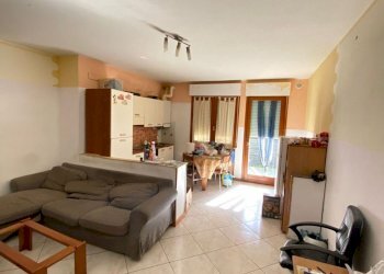 soggiorno - Trilocale pietro nenni, Castiglione delle Stiviere - foto 2