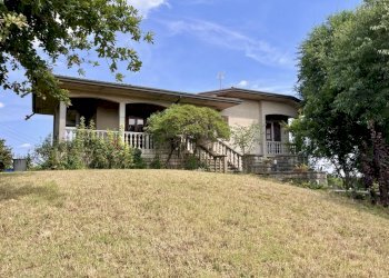 facciata - Villa via c. cattaneo, Bedizzole - foto 2