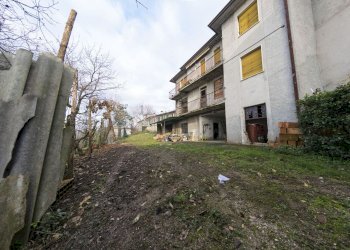 facciata - Casa indipendente Municipio, Calvagese della Riviera - foto 1