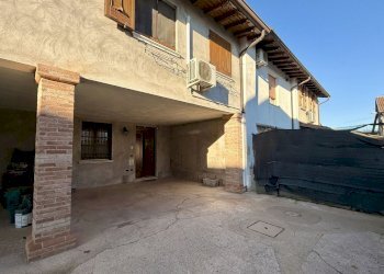 facciata - Casa semi indipendente Sacca, Montichiari - foto 18