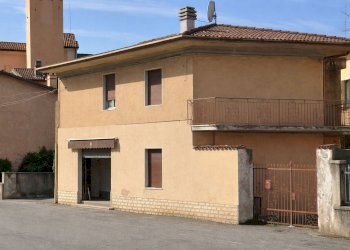 facciata - Casa semi indipendente Breda, Nuvolento - foto 1