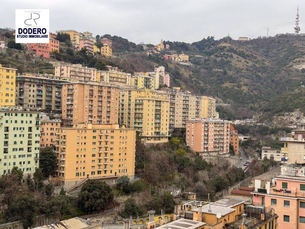 Vista - Appartamento via dei Cinque Santi, 15, Genova (zona Lagaccio) - foto 1