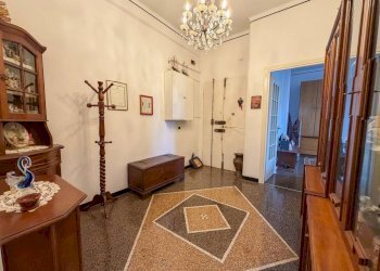 Ingresso - Appartamento via dei Cinque Santi, 15, Genova (zona Lagaccio) - foto 3