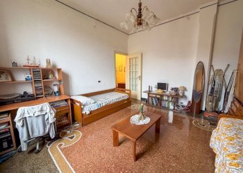 Camera da letto - Appartamento via dei Cinque Santi, 15, Genova (zona Lagaccio) - foto 6