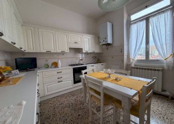 Cucina - Appartamento via dei Cinque Santi, 15, Genova (zona Lagaccio) - foto 13
