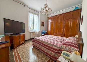 Camera da letto - Appartamento via dei Cinque Santi, 15, Genova (zona Lagaccio) - foto 17