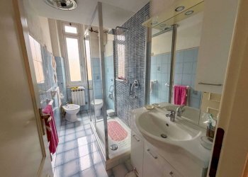 Bagno - Appartamento via dei Cinque Santi, 15, Genova (zona Lagaccio) - foto 23