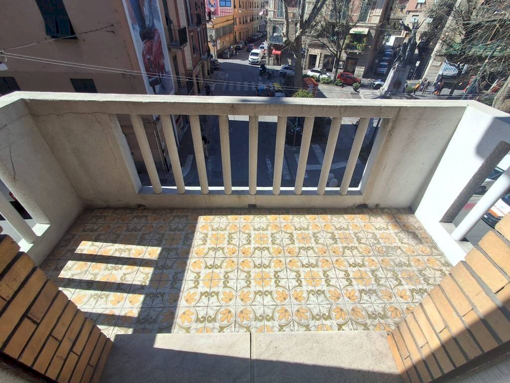 Balcone - Trilocale piazza Errico Petrella, Genova (zona Sampierdarena) - foto 2