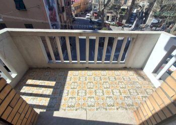 Balcone - Trilocale piazza Errico Petrella, Genova (zona Sampierdarena) - foto 2