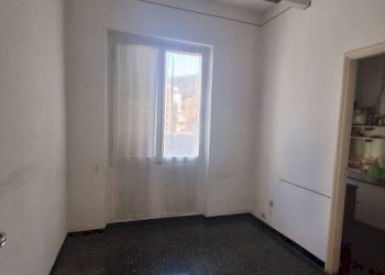 Stanza non arredata - Trilocale piazza Errico Petrella, Genova (zona Sampierdarena) - foto 25