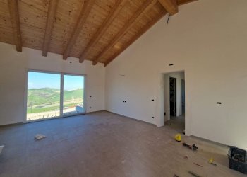 camera - Casa semi indipendente Collina
 
14, Tolentino - foto 2