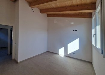 camera - Casa semi indipendente Collina
 
14, Tolentino - foto 6