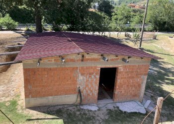 facciata - Casa semi indipendente Ributino
 
17, Tolentino - foto 9