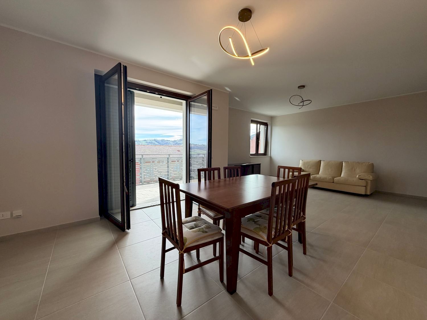 soggiorno - Apartment Adino Barcarelli
 
6, Tolentino - photo 3