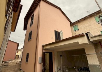 Foto 1 - Independent house Castello di Borgiano, Serrapetrona - photo 1