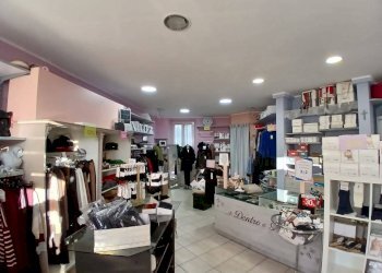 Foto 1 - Attività Commerciale Largo Manara, Fermo - foto 1