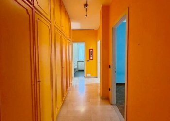 Corridoio - Appartamento via Torino, 43, Biella - foto 19