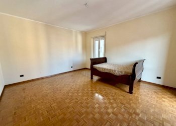 Camera da letto - Appartamento via Torino, 43, Biella - foto 20