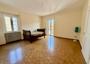 Camera da letto - Appartamento via Torino, 43, Biella - foto 21