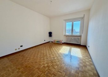 Camera da letto - Appartamento via Torino, 43, Biella - foto 29