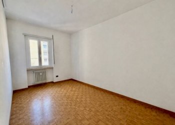 Camera da letto - Appartamento via Torino, 43, Biella - foto 33