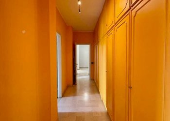 Corridoio - Appartamento via Torino, 43, Biella - foto 34