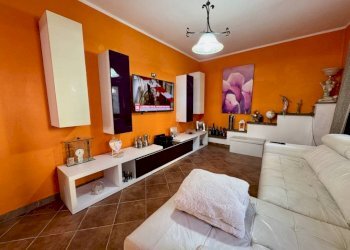 Salone - Villa a Schiera via della Vittoria, 108, frazione Chiavazza, Biella - foto 10