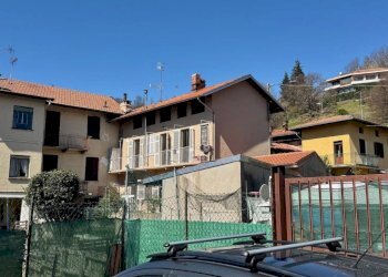 Facciata - Villa a Schiera via della Vittoria, 108, frazione Chiavazza, Biella - foto 40