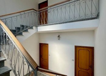 Interno palazzo - Villa via Dino Buffa, 5, Campiglione Fenile - foto 8