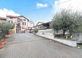 Cortile interno - Villa via Lecco, 14, Erba - foto 29