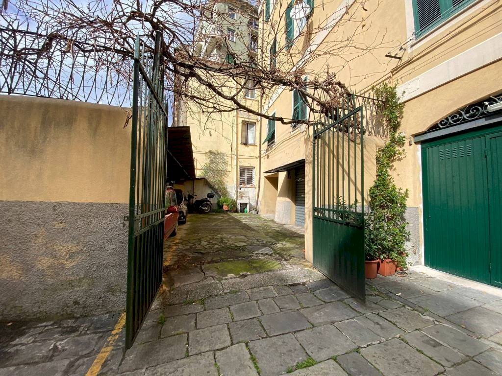 Zona - Box piazza di Santa Brigida, 15, Genova - foto 2