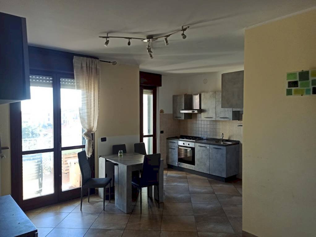 Cucina - Appartamento via Germano Ruggerone, 4, Trecate - foto 2