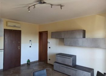 Salone - Appartamento via Germano Ruggerone, 4, Trecate - foto 4