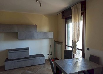 Salone - Appartamento via Germano Ruggerone, 4, Trecate - foto 5