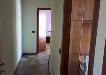 Corridoio - Appartamento via Germano Ruggerone, 4, Trecate - foto 11