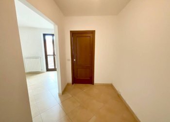 Cabina armadio - Appartamento via Giovanni Trimaglio, 41/B, Busca - foto 12