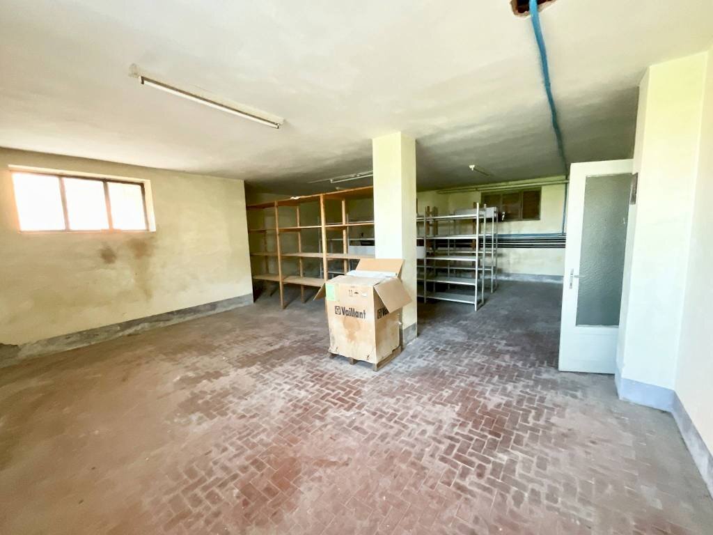Magazzino - Villa via Silvio Pellico, Busca - photo 3