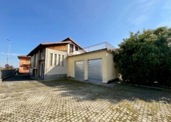 Cortile interno - Villa via Silvio Pellico, Busca - photo 48