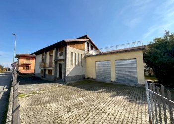 Cortile interno - Villa via Silvio Pellico, Busca - photo 49