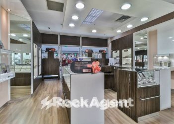 Interno non residenziale - Negozio via Amilcare Ponchielli, 23, Bologna (zona Savena) - foto 4