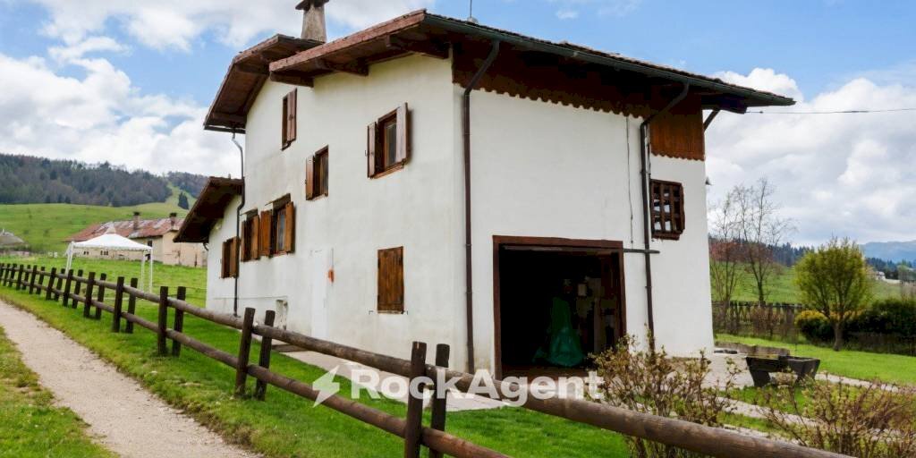 Facciata - Villa via Ekar, 70, Asiago - foto 3