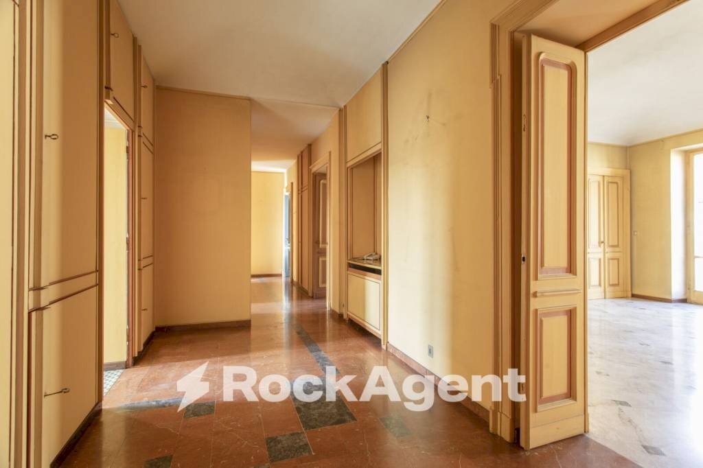 Corridoio - Appartamento via Filippo Juvarra, 1, Torino (zona Centro) - foto 3