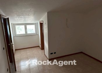 Stanza non arredata - Appartamento via del Villino, Alanno - foto 19