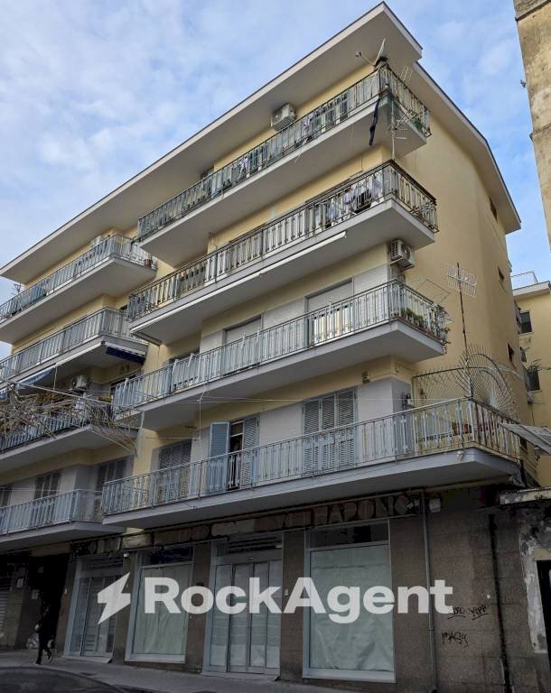 Facciata - Ufficio via Giacomo Matteotti, 29, Pozzuoli - foto 2