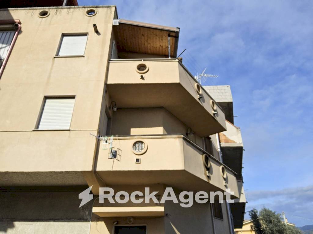 Facciata - Appartamento via Piero Gobetti, 2, Marina di Gioiosa Ionica - foto 1